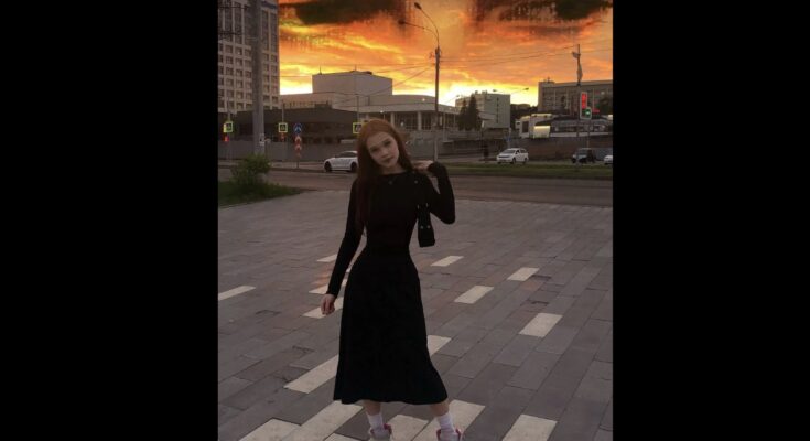 18-year-old-Russian webcam girl posing sunset