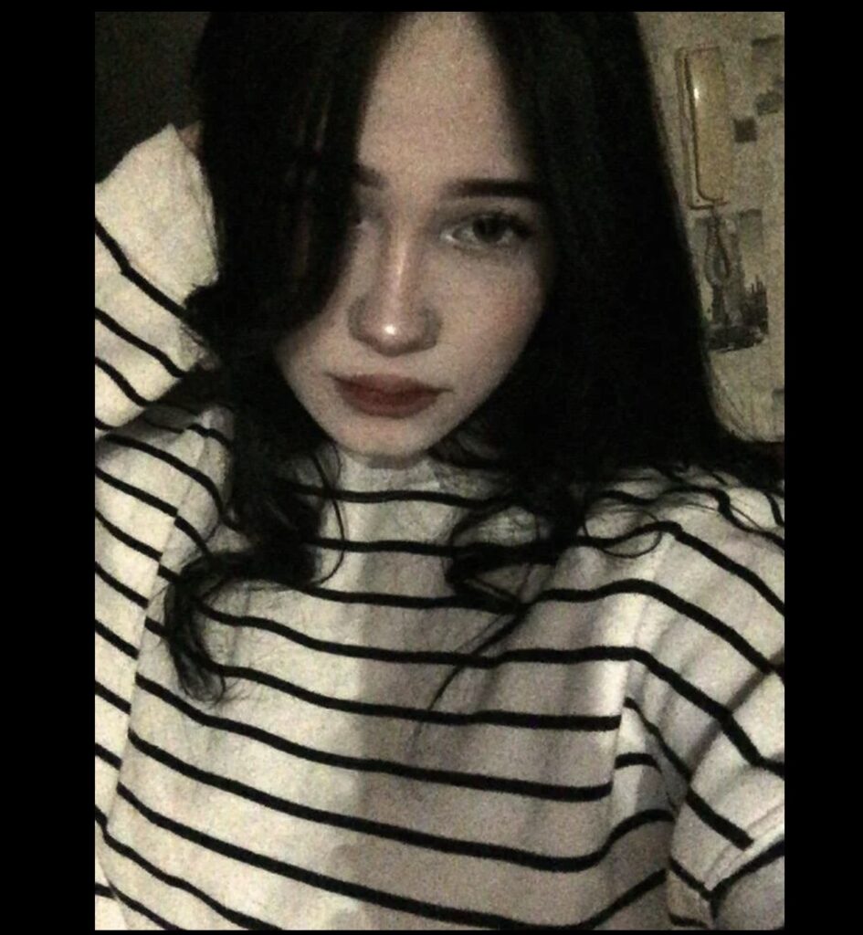 Russian teen VR cam girl